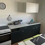 Angebot - Monteurswohnung - Zentral - 2 Betten - Waschmaschine - Wifi - Tv - Küche