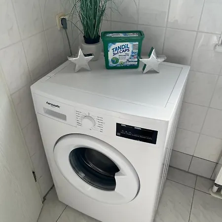 Angebot - Monteurswohnung - Zentral - 2 Betten - Waschmaschine - Wifi - Tv - Kueche *